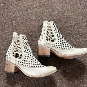 Freebird by Steven Cream Ankle Booties with Chunky Heel